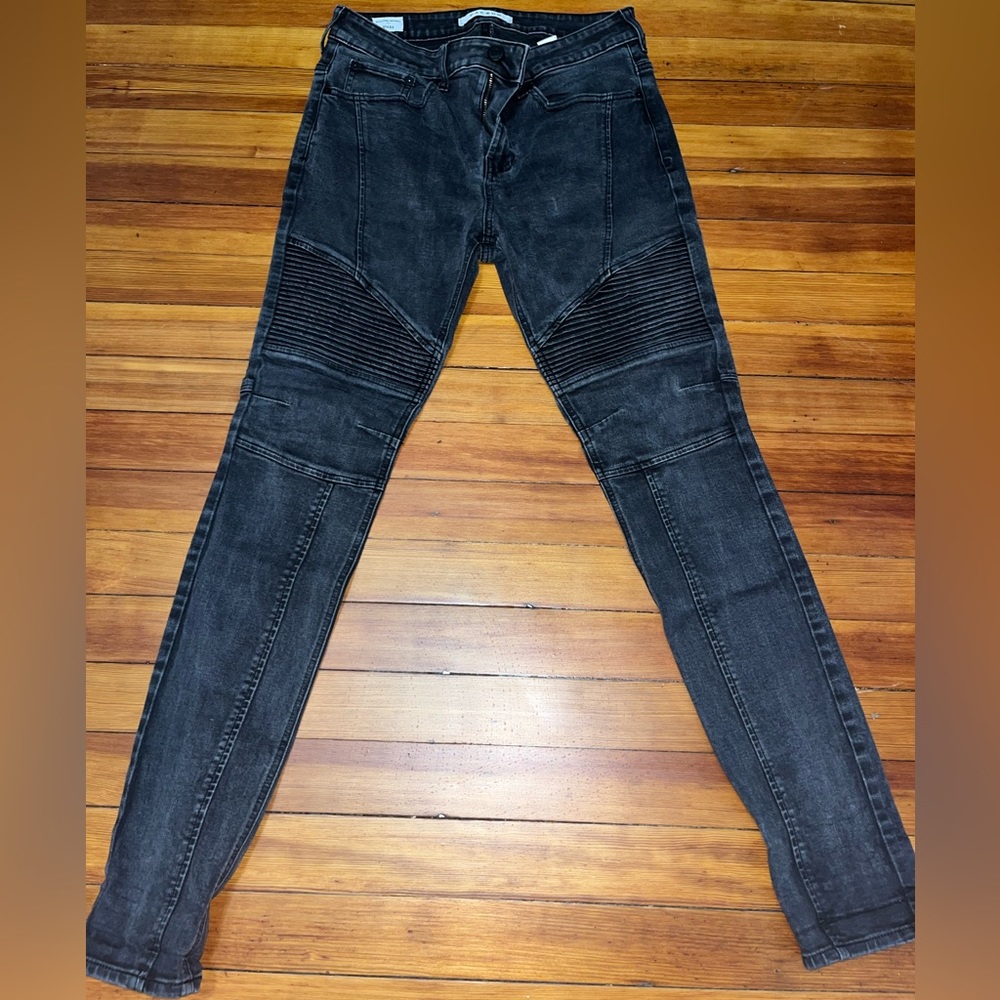 Black skinny jeans